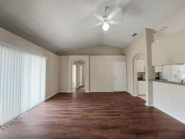 Building Photo - 104 Oak Run Dr