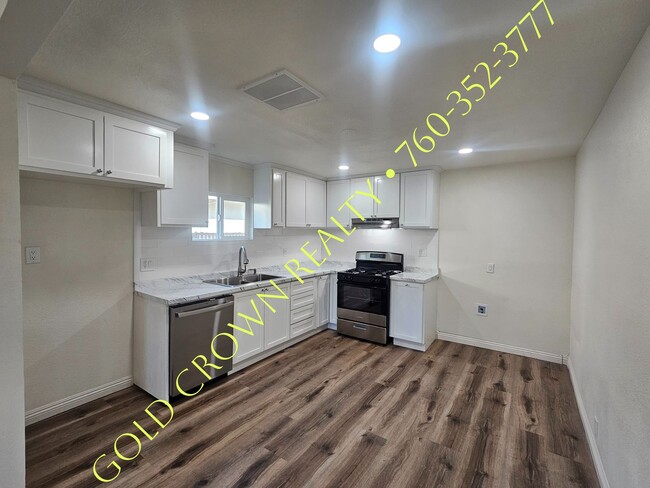Building Photo - Home for Rent in Calexico Utilities included