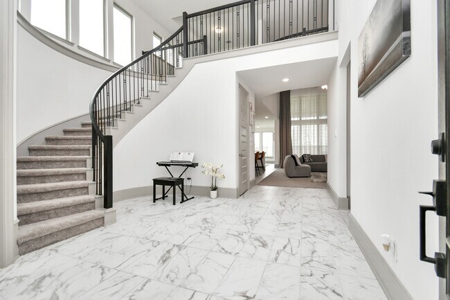 Foto del edificio - 8726 Marina Alto Ln