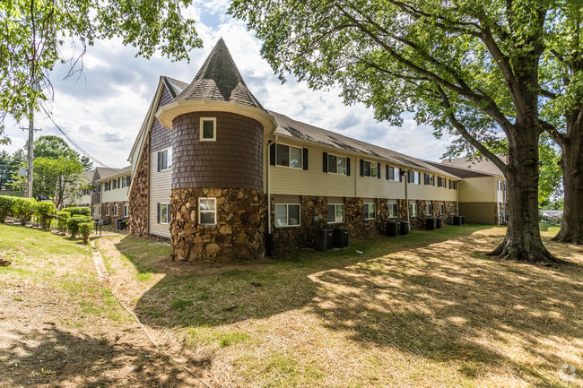 Building Photo - Biltmore Place Apartments