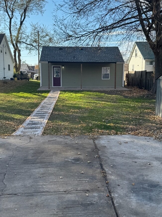 Foto del edificio - 218 S Oak St