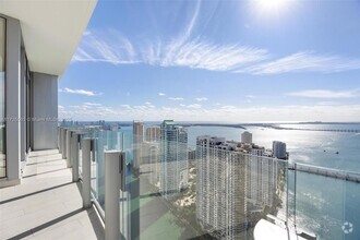 Building Photo - 300 Biscayne Blvd Way