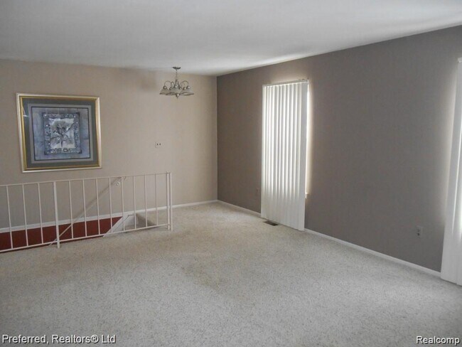 Foto del edificio - 22812 Talford St