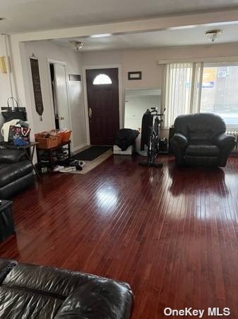 Foto del edificio - 92-74 Springfield Blvd
