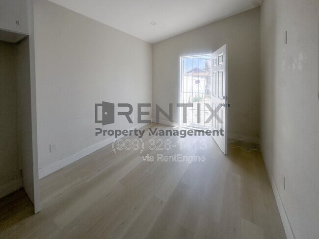 Building Photo - 787 N Reservoir St
