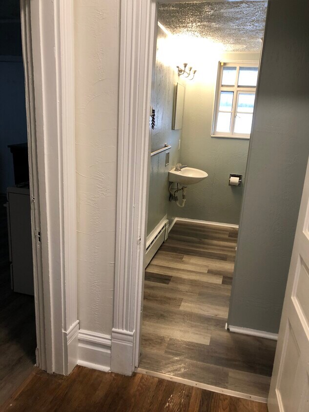 624 E 2nd Ave Unit 2, Tarentum, PA 15084 624 E 2nd Ave Tarentum, PA Apartments for Rent in