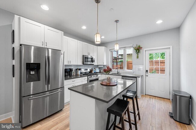 Building Photo - 2019 Abigail St