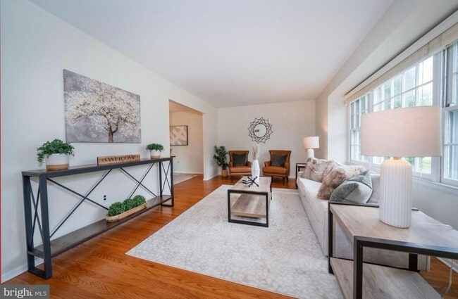 Foto del edificio - 716 Fiske Ln