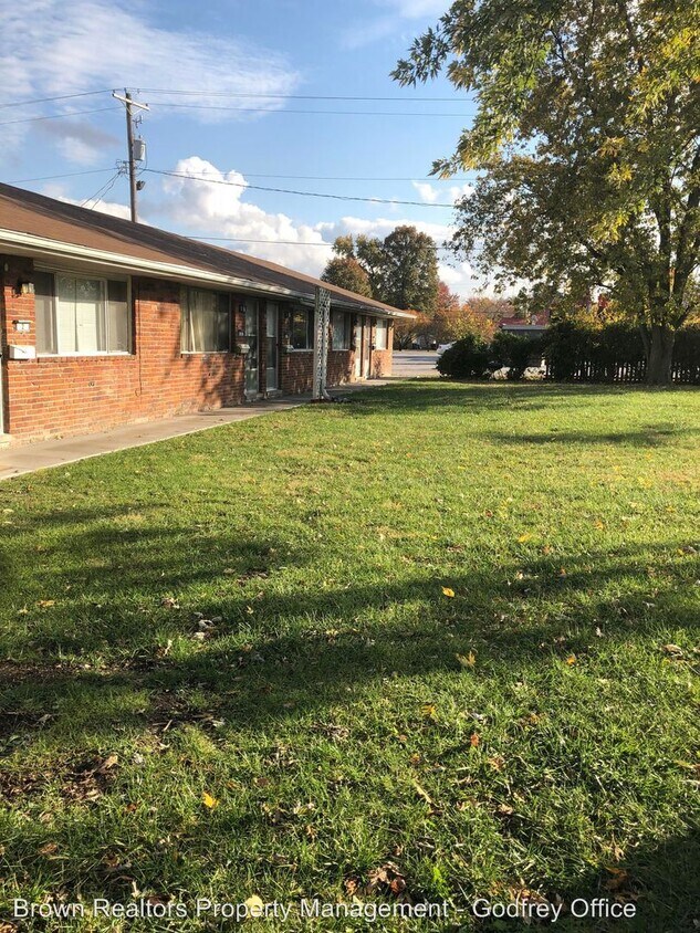 Building Photo - 513 Kansas St