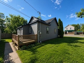 Building Photo - 817 S 3rd Ave