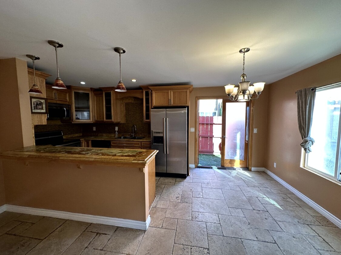 Primary Photo - Spacious one bedroom one bath Condo. Custo...