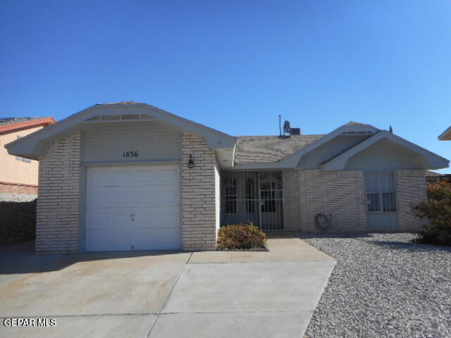 Building Photo - 1836 Piedra Roja St