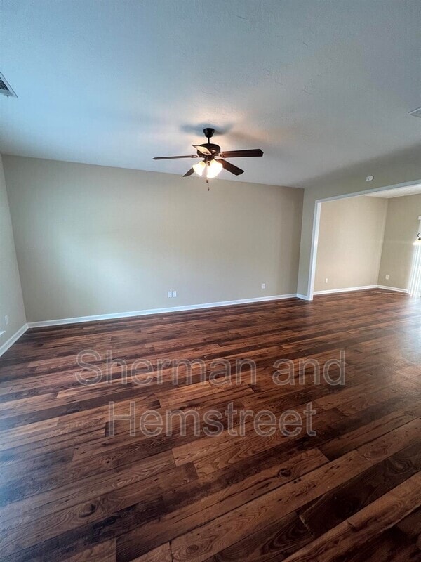 Foto del edificio - 5013 Sunderlund Ct
