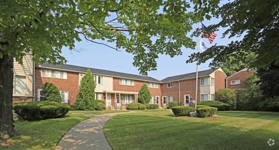 Oak Park Manor Apartments Rentals - Oak Park, MI | Apartments.com