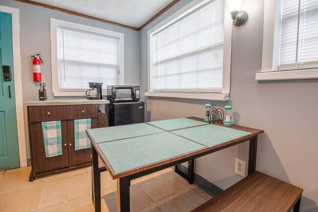 Foto del edificio - 1731 Grayson Dr