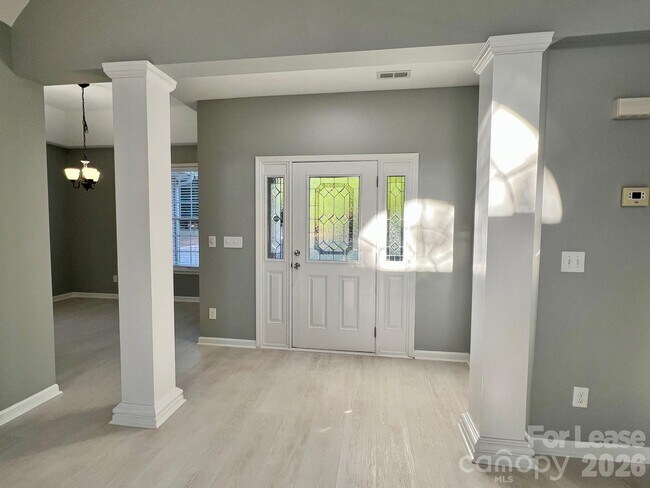 Foto del edificio - 185 McKendree Rd