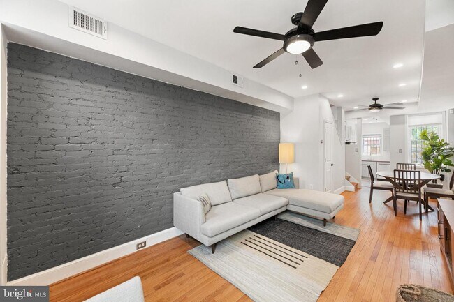 Foto del edificio - 2223 12th Pl NW