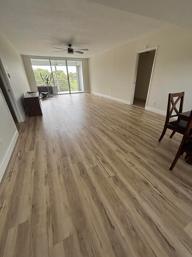 Foto del edificio - 555 Oaks Ln