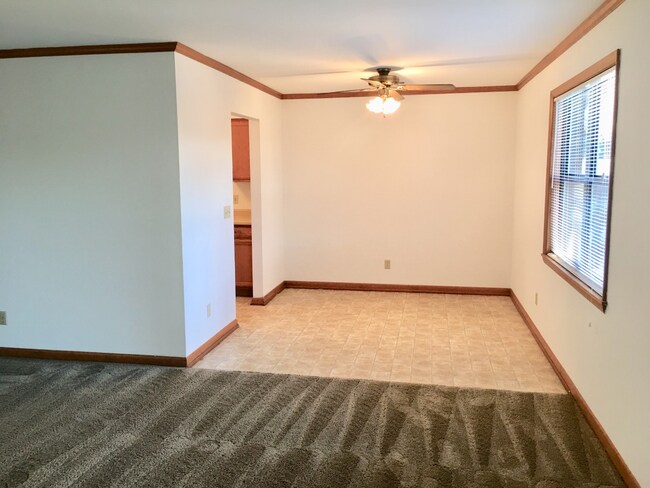 Building Photo - 2016 N Erin Ct