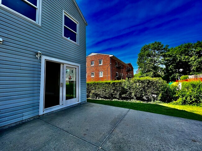 Building Photo - 23 Lane Crest Ave