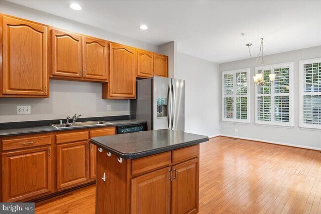 Building Photo - 272 Braxton Way