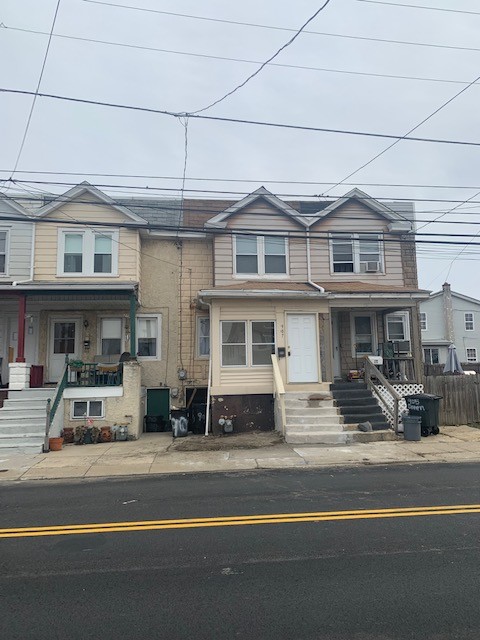 Building Photo - 907 Green St