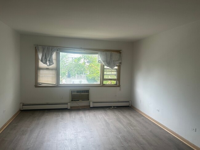 Building Photo - 3438 S Oak Park Ave