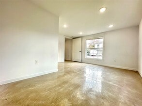 Building Photo - 808 Oakhurst St