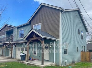 Building Photo - 1645 NW Kings Blvd