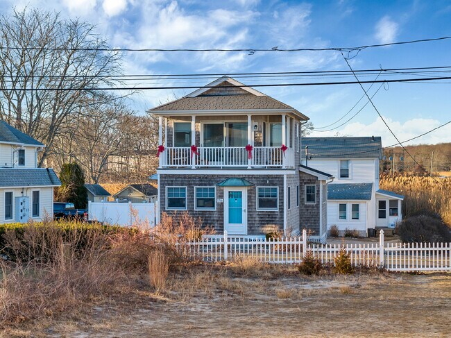 Foto del edificio - 176 Shore Rd