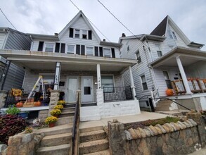 Building Photo - 140 S 2nd St