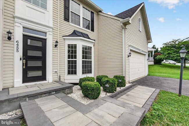 Foto del edificio - 6455 Saddlebrook Ln