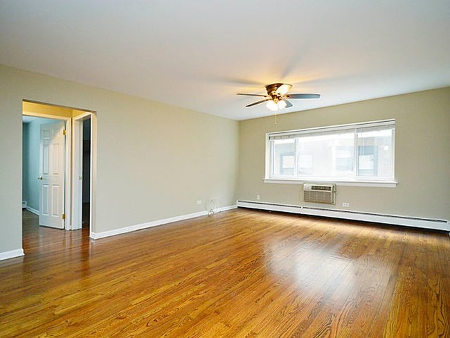 Building Photo - 1441 W Farwell Ave
