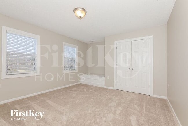 Building Photo - 520 Riverglen Dr NW