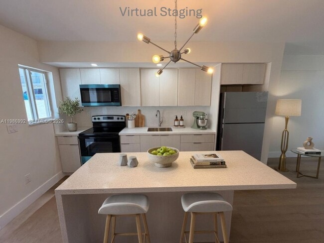 Building Photo - 1904 SW 17th Ave