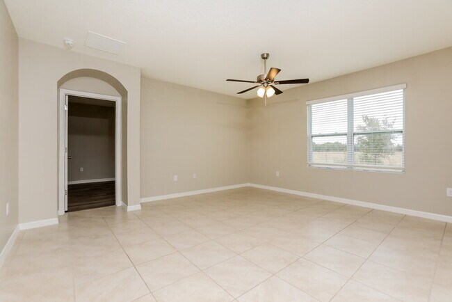 Foto del edificio - 5586 Western Sun Dr