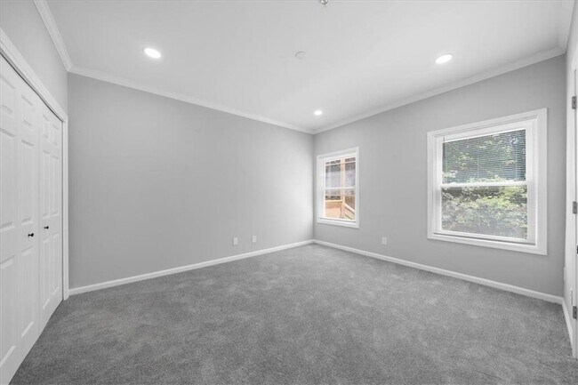 Foto del edificio - 5399 Northland Dr NE