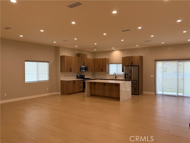 Foto del edificio - 820 E Tujunga Ave