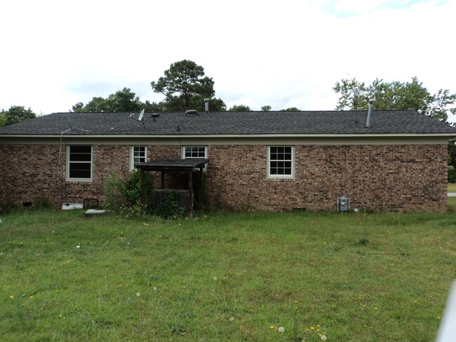 Building Photo - 849 Bedrock Dr