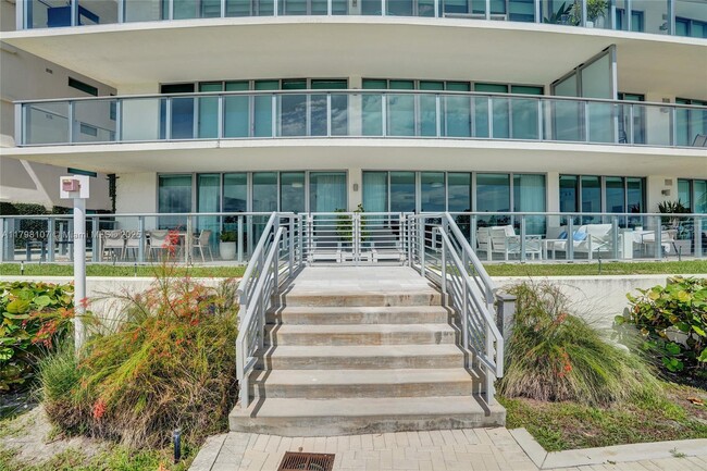 Foto del edificio - 6620 Indian Creek Dr