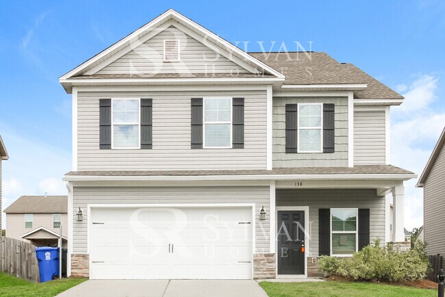 Foto del edificio - Prepare to fall in love with this 4 bedroom, 2.5 bathroom home