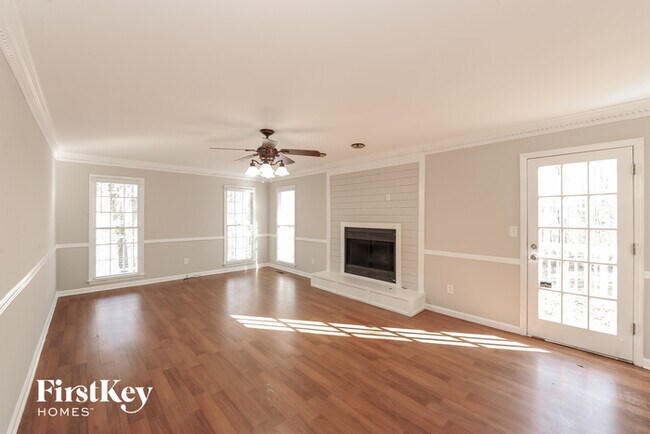 Building Photo - 1410 White Columns Blvd