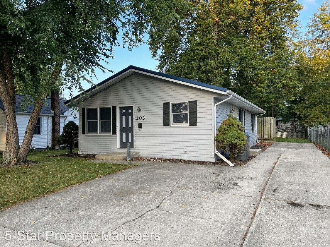 Primary Photo - 3 br, 1.5 bath House - 303 South Riverside...