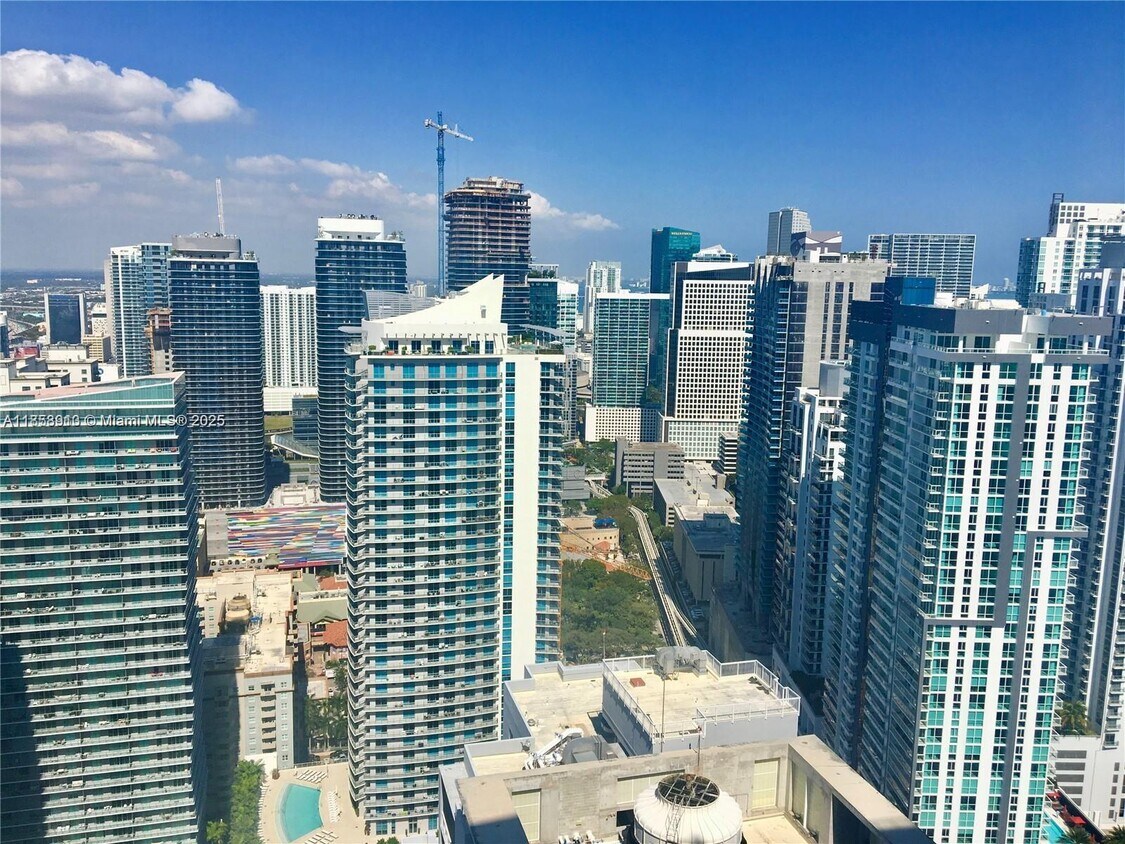Primary Photo - 1300 S Miami Ave