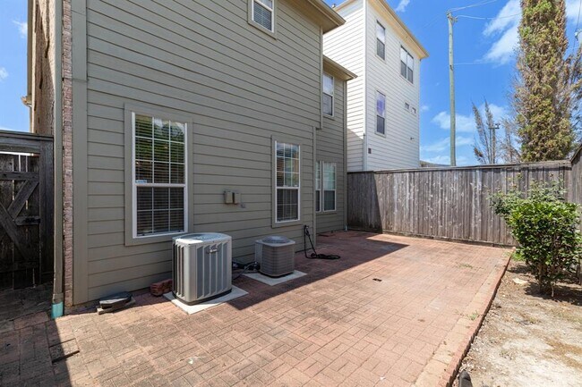 Building Photo - 2632 Starboard Point Dr