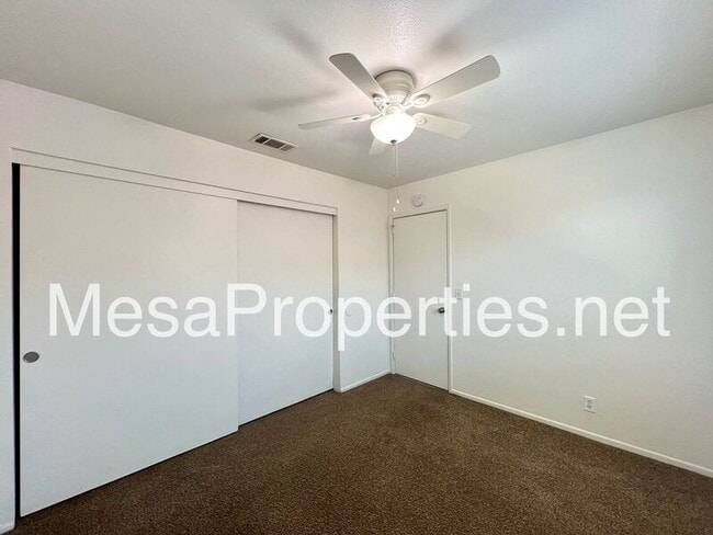 Foto del edificio - 21460 Laguna Rd