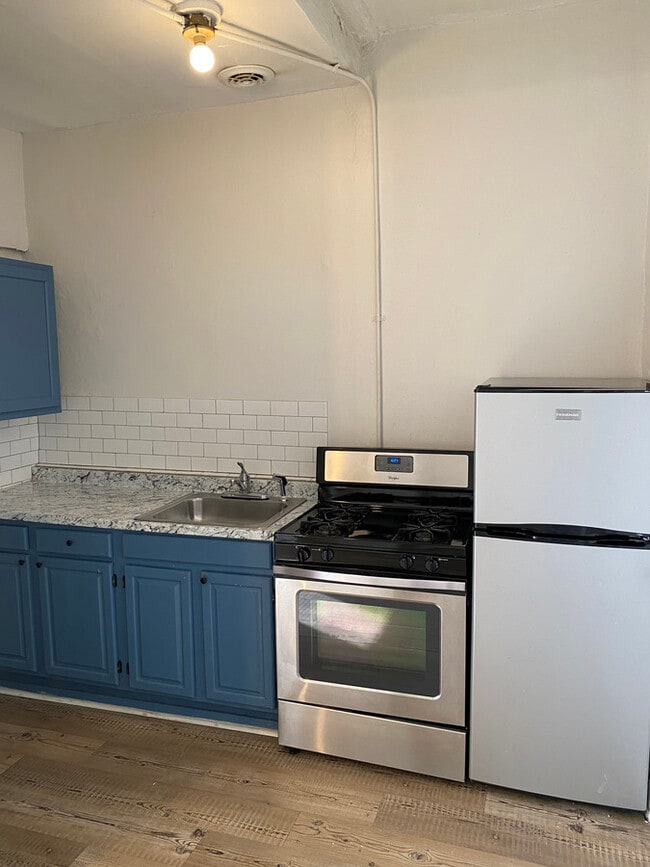 Building Photo - 1916 McCulloh St