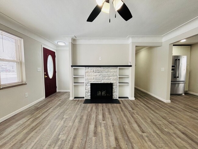 Foto del edificio - Remodeled 3 bedroom home- available now!