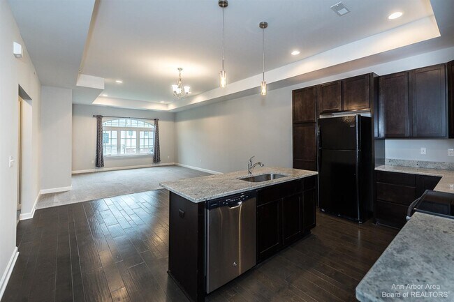 Building Photo - 5537 Arbor Chase Dr