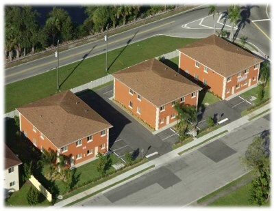 Foto del edificio - Oleta Townhomes